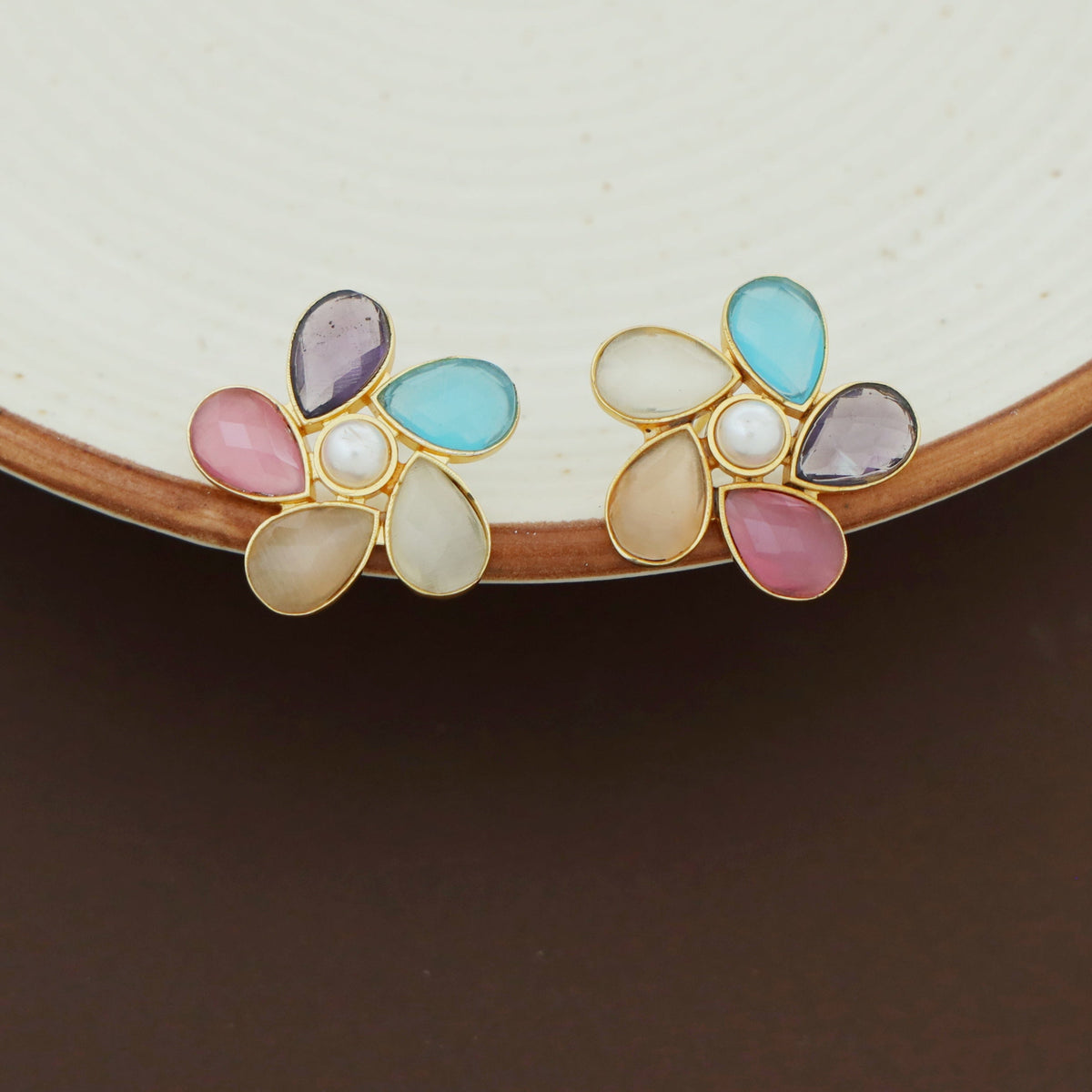Camilla Golden Glossy Stone Pearl Flower Earring | Yavira Jewelry