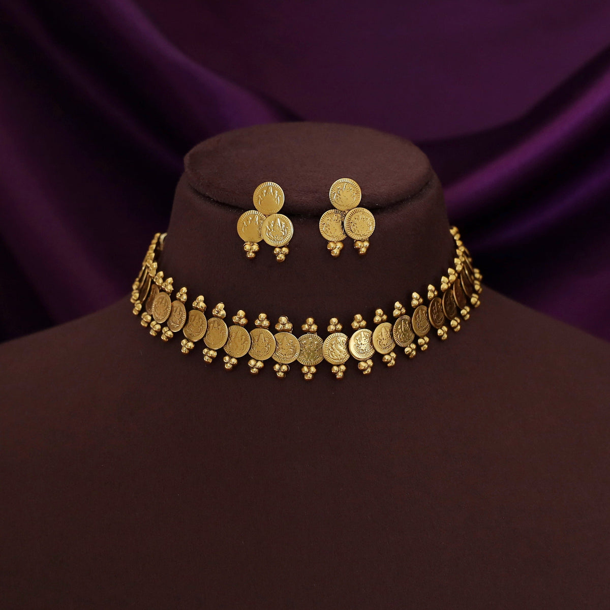 Charumathi Kashi Devi Golden Ball Choker With Earring | Yavira Jewelry